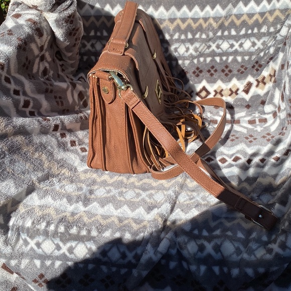 Steve Madden Turn Lock Fringe Purse - Picture 4 of 8